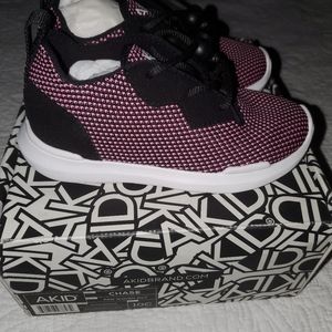 Little girls new Akid brand chase Sneakers Shoes Size 10c pink and black